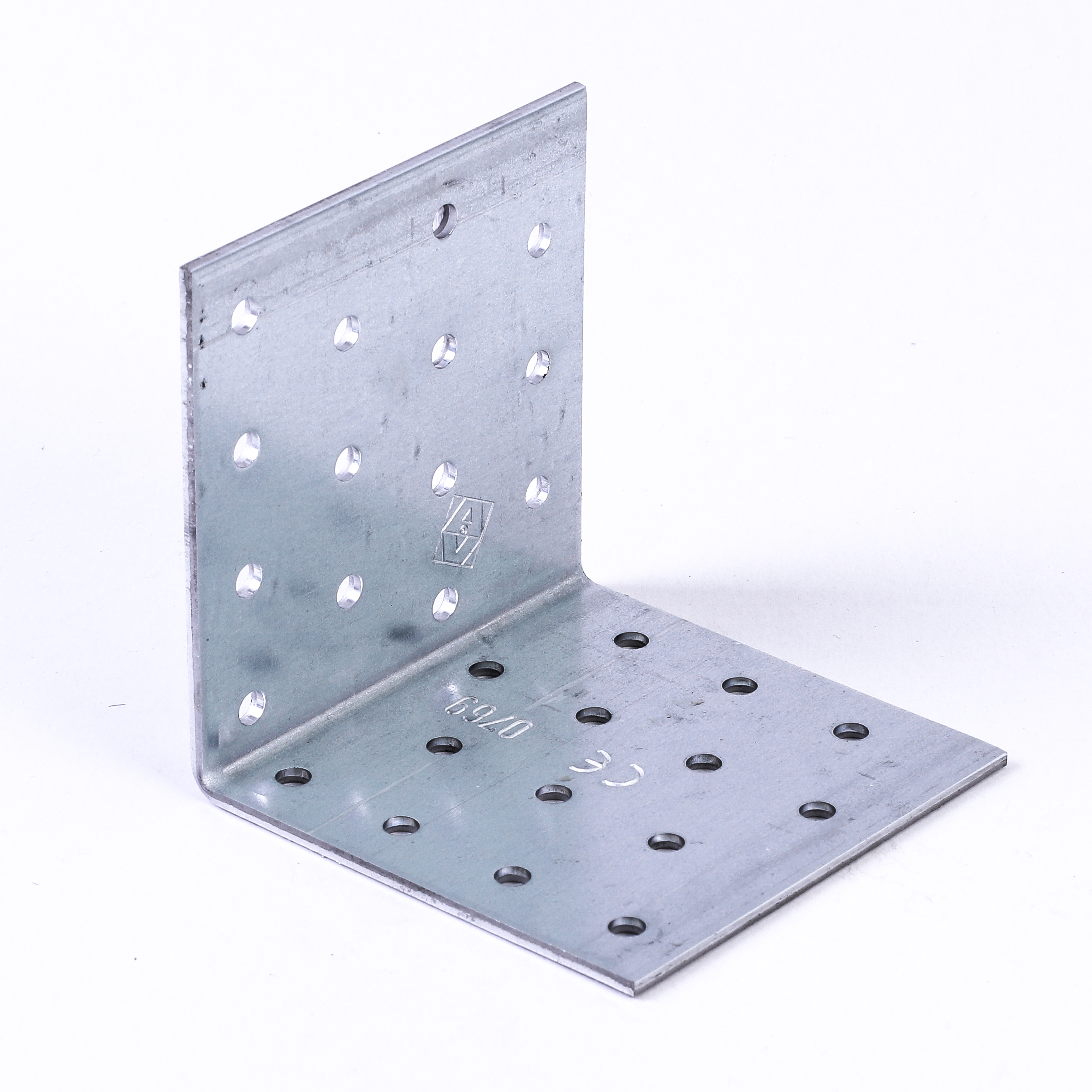 Aug Vor Perforated Plate Angle 80x80x80mm 70941000