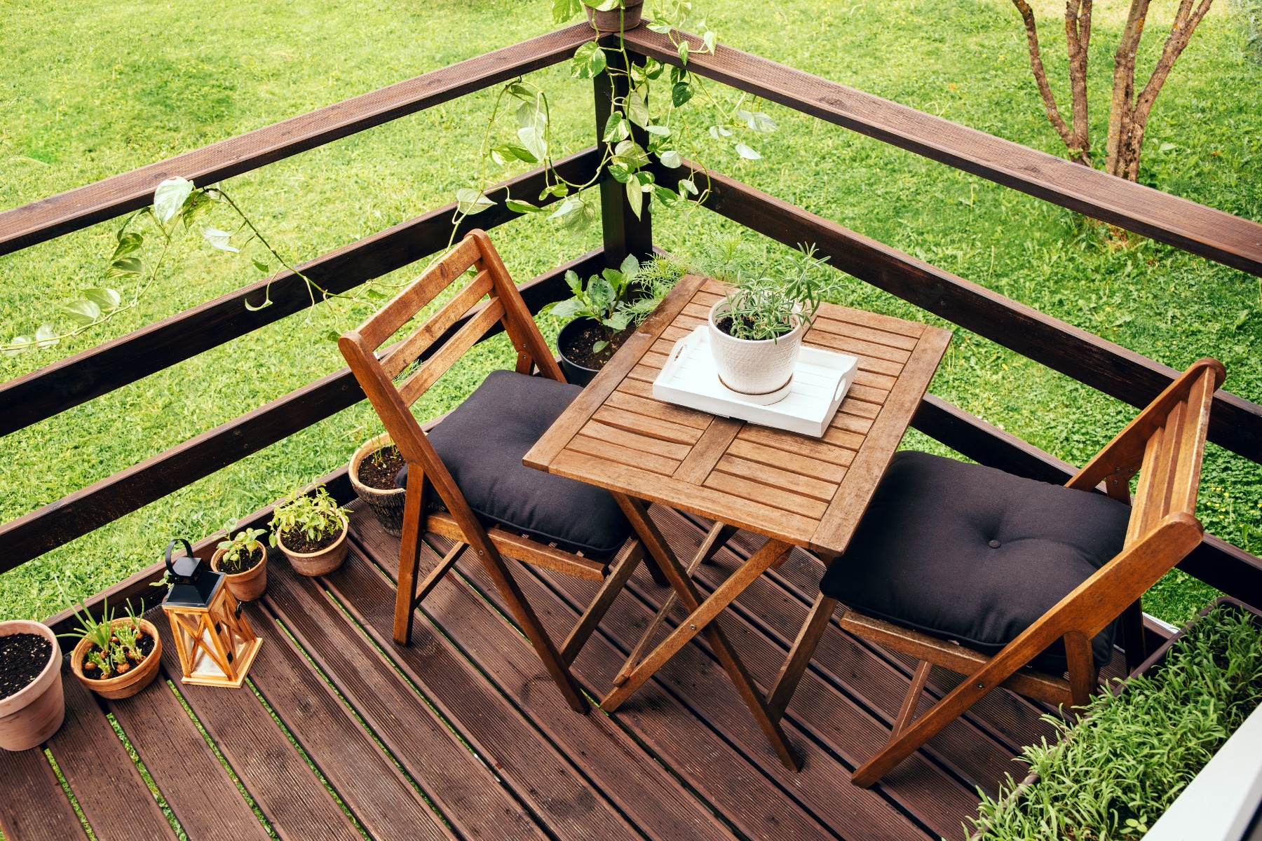 Outdoor Living Essentials: Top Picks for Patio Furniture and Accessories